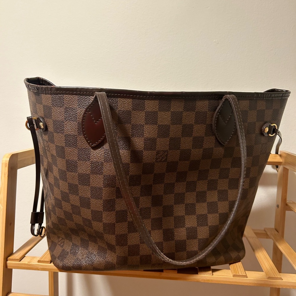Louis Vuitton Neverfull MM - Picture 7 of 14